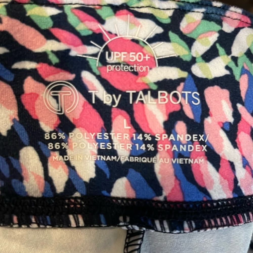 Super cute Talbots legging with big pocket SPF50